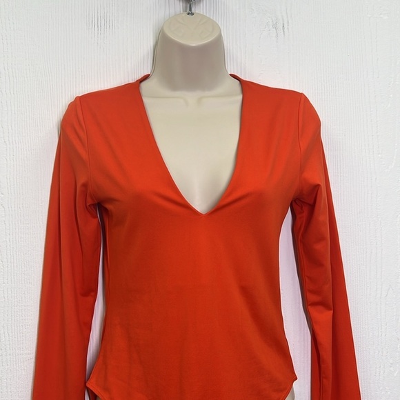 H&M - Orange V Neck Long Sleeve Soft Snap Closure Bodysuit Size Small - Picture 5 of 10